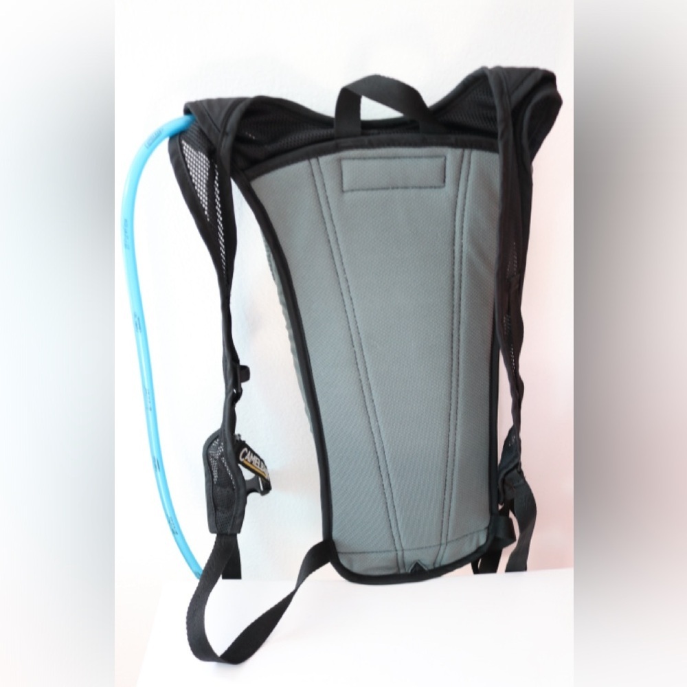 CamelBak Classic Hydration Pack Backpack 2L Reservoir Hiking Running w/ Bladder - Picture 3 of 5
